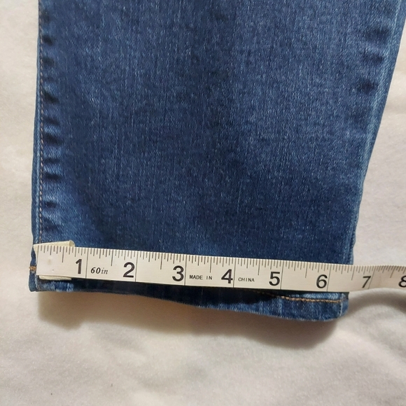 St. John's Bay regular rise, straight leg Jeans.  10 petite short. - Picture 5 of 9